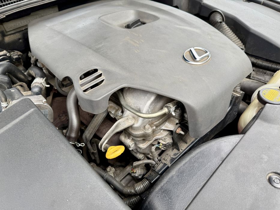 Продам Lexus Is 220d