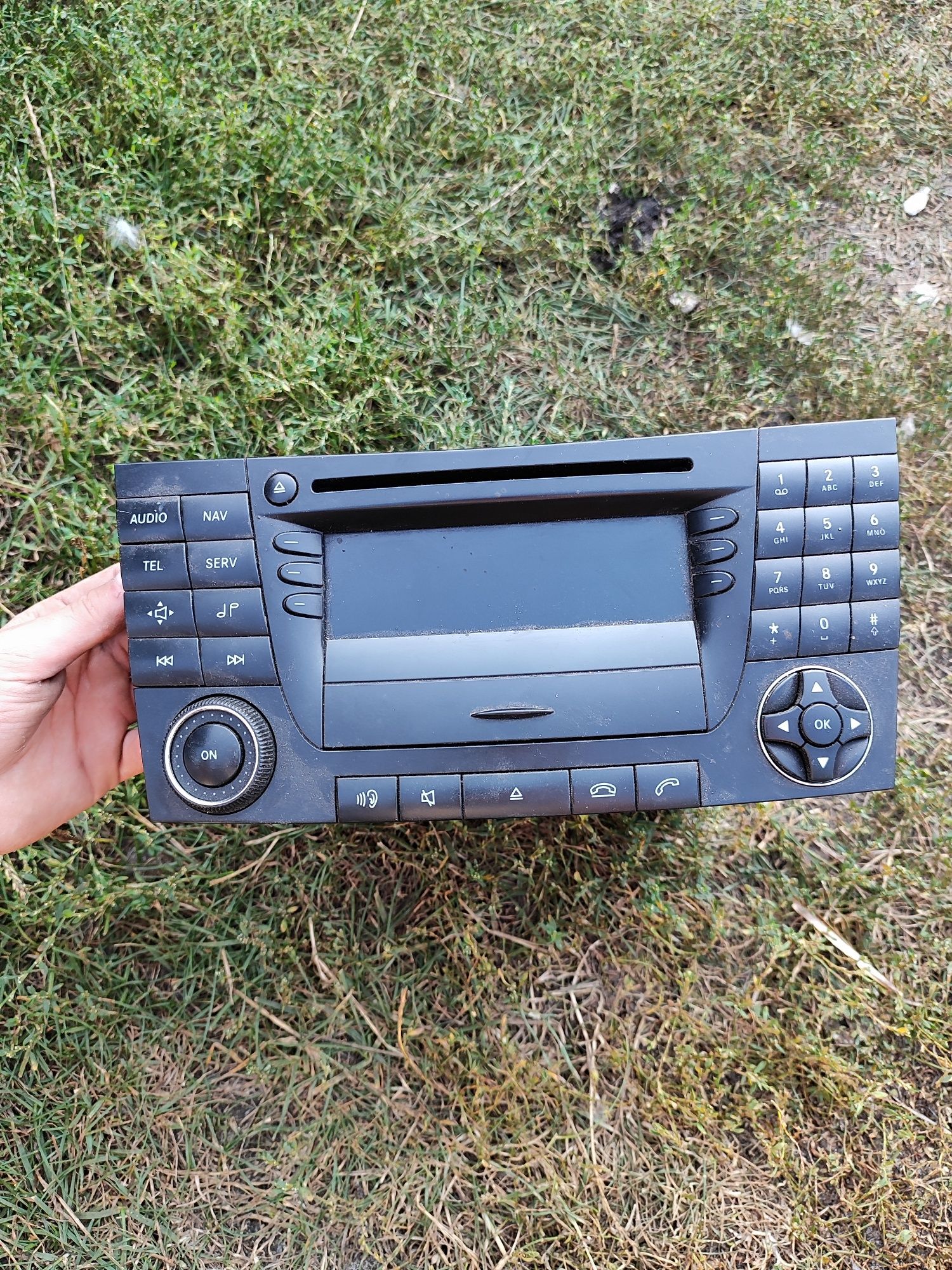 Магнітола Mercedes-Benz