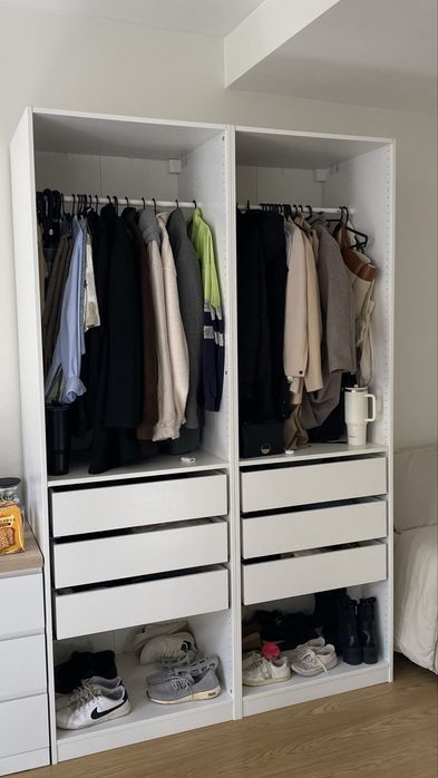 Guarda roupa guarda fato IKEA PAX.