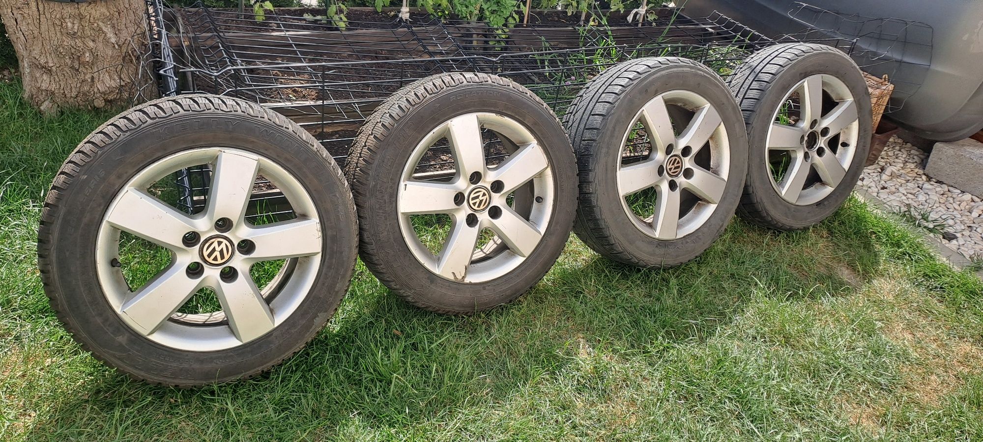 Opony zimowe  205/55 R16