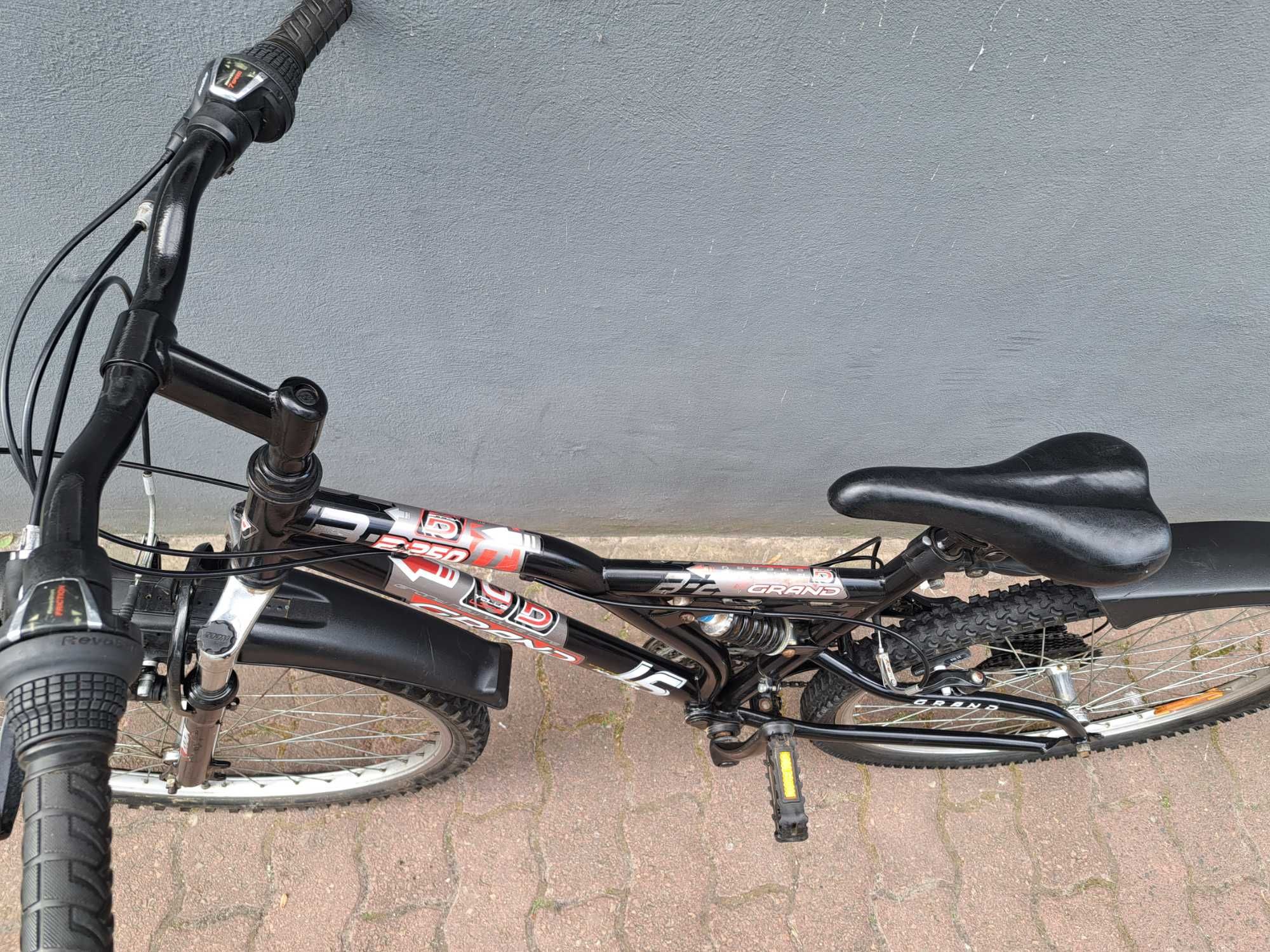 rower MTB KROSS GRAND 250 koła 26" rama 16"