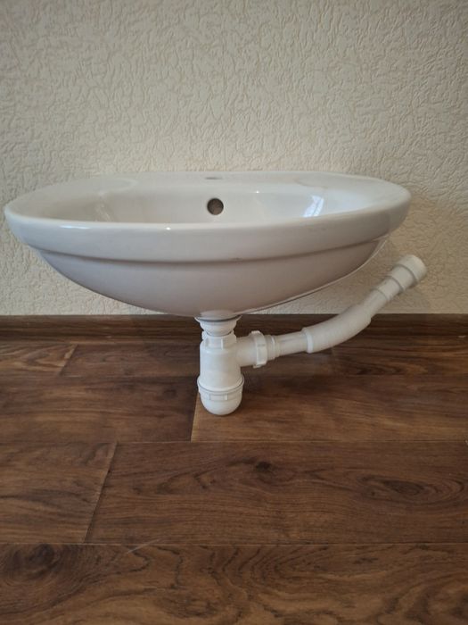 Продам умывальники для ванной и для туалета.