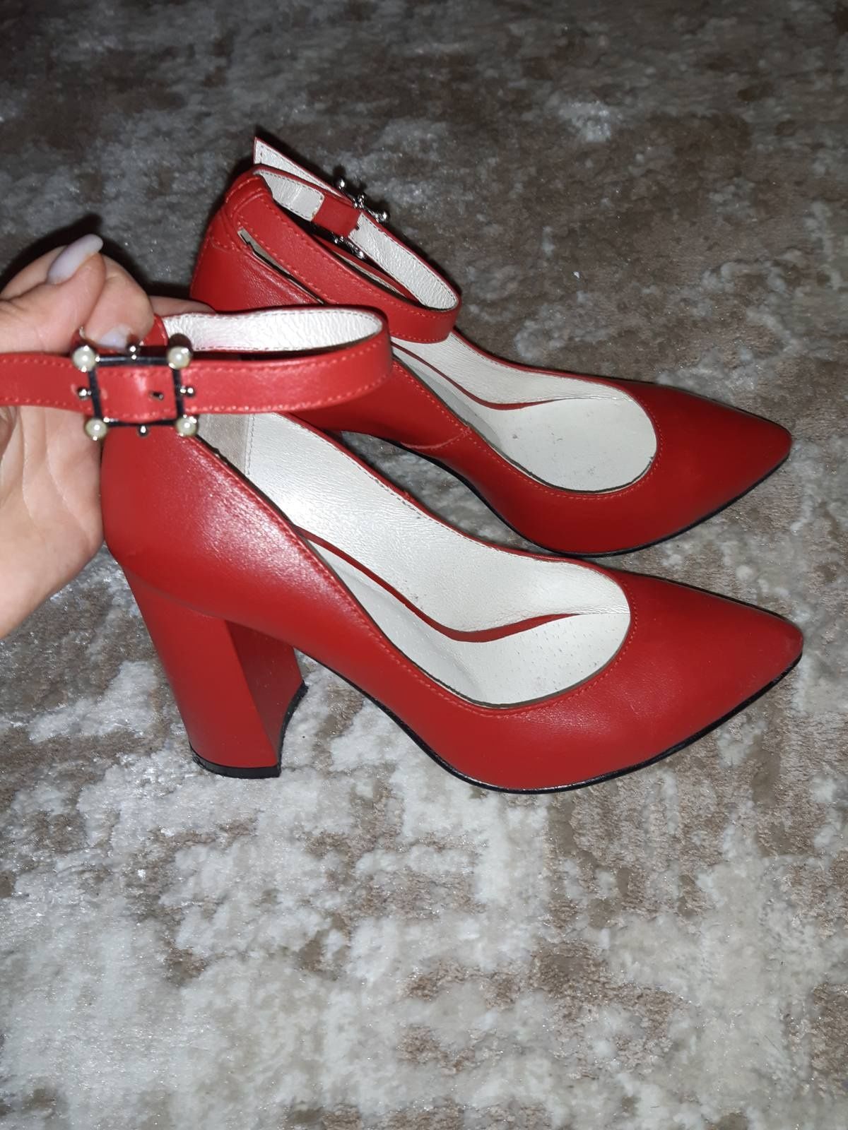 Шкіряні червоні  туфлі