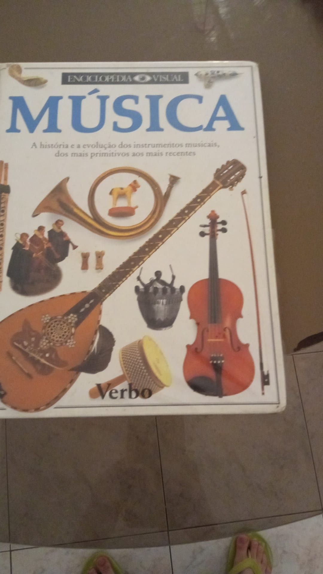 Livro sobre instrumentos