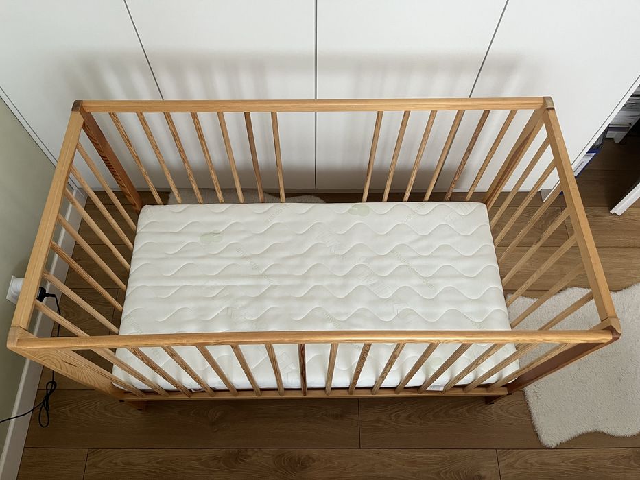 Drewniane łóżeczko 60x120 cm z szufladą
