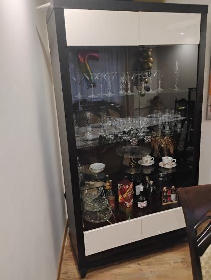 Meble do salonu,witryna w stylu ludwikowskim
