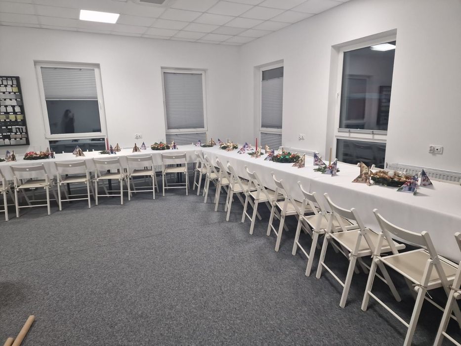 Krzesła stoły wynajem komunia urodziny namiot zastawa stołowa