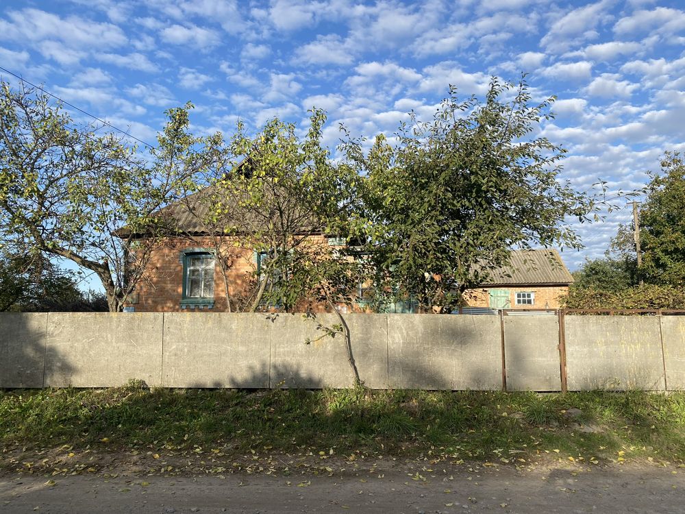 Продаж будинку і земельної ділянки в селі Махнівка Вінницького району
