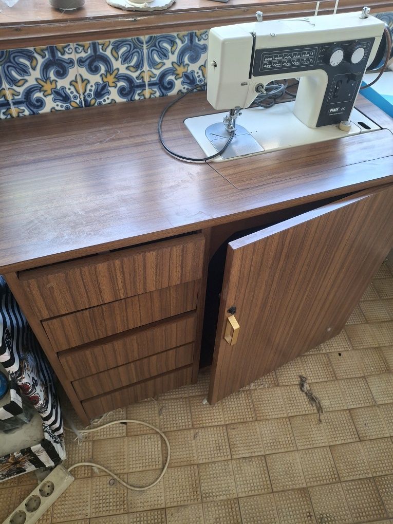 Maquina costura pfaff 210