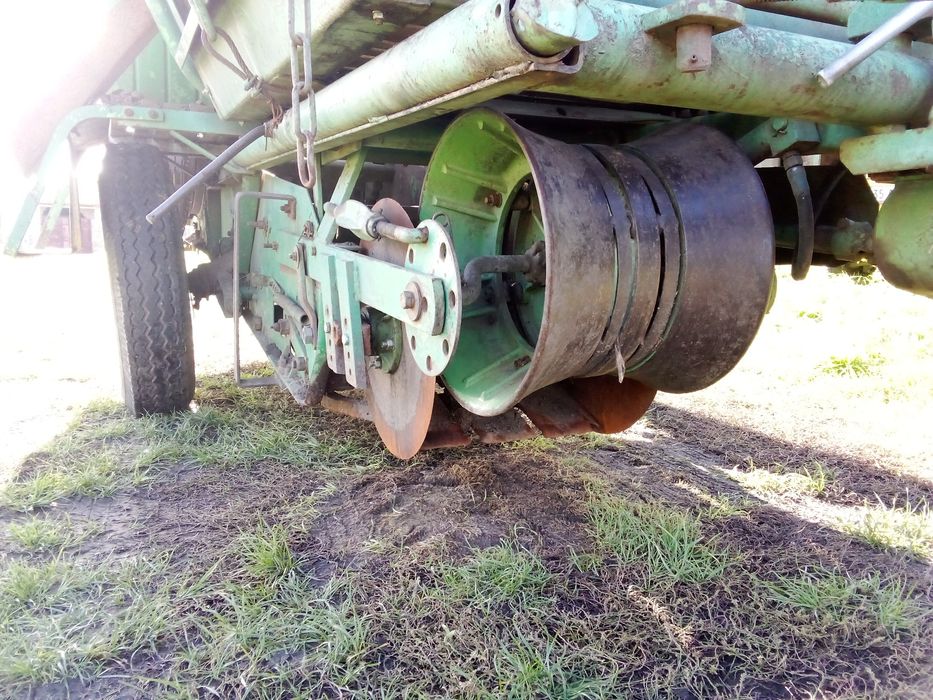 Картоплекомбайн.