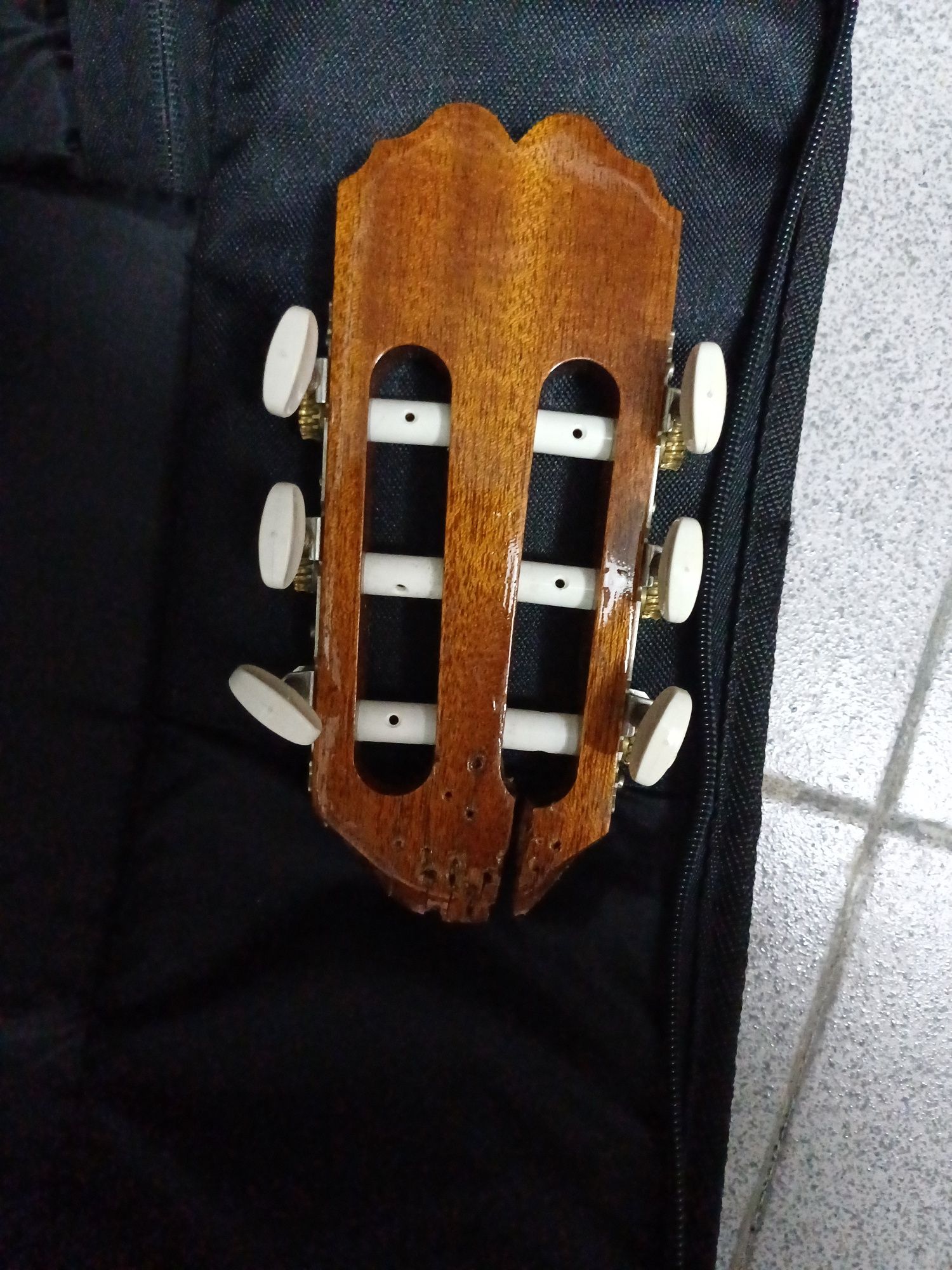 Guitarra Clássica Admira (Juanita) para recuperação (cabeça partida)