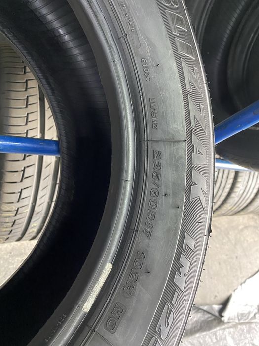 Зимові шини 235/60 R17 (102H) BRIDGESTONE