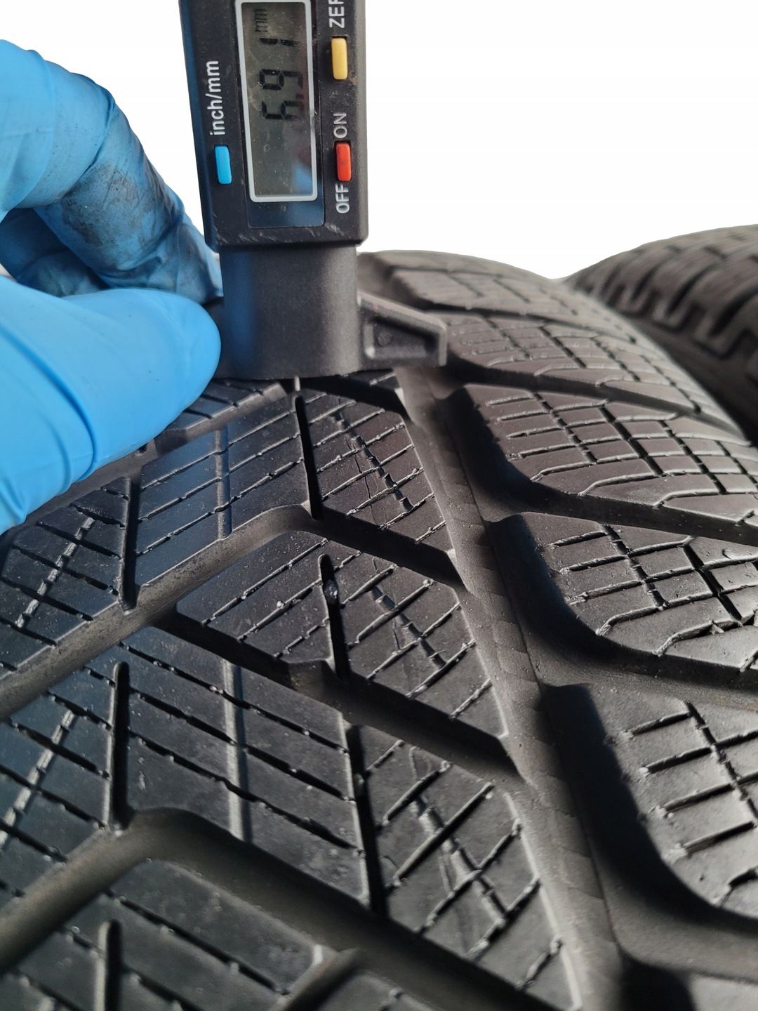 Pirelli scorpion winter 235/55 R19 101H run flat
