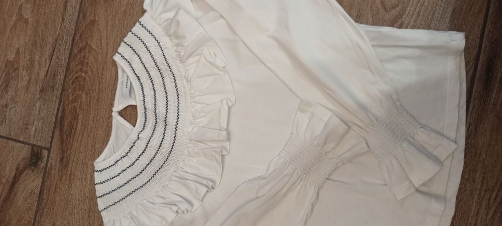 Biała bluzka z falbanką długi rękaw Reserved 146
