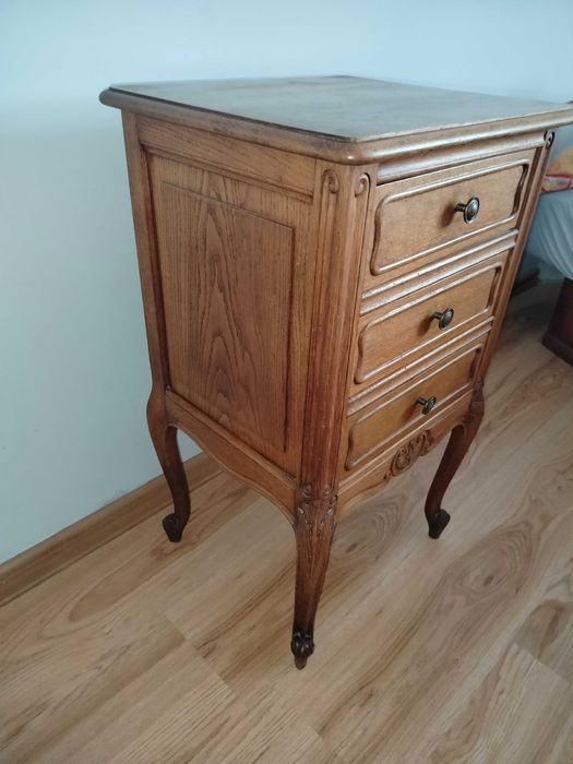 Dekoracyjna szafka Ludwik  z trzema szufladami , lity dąb