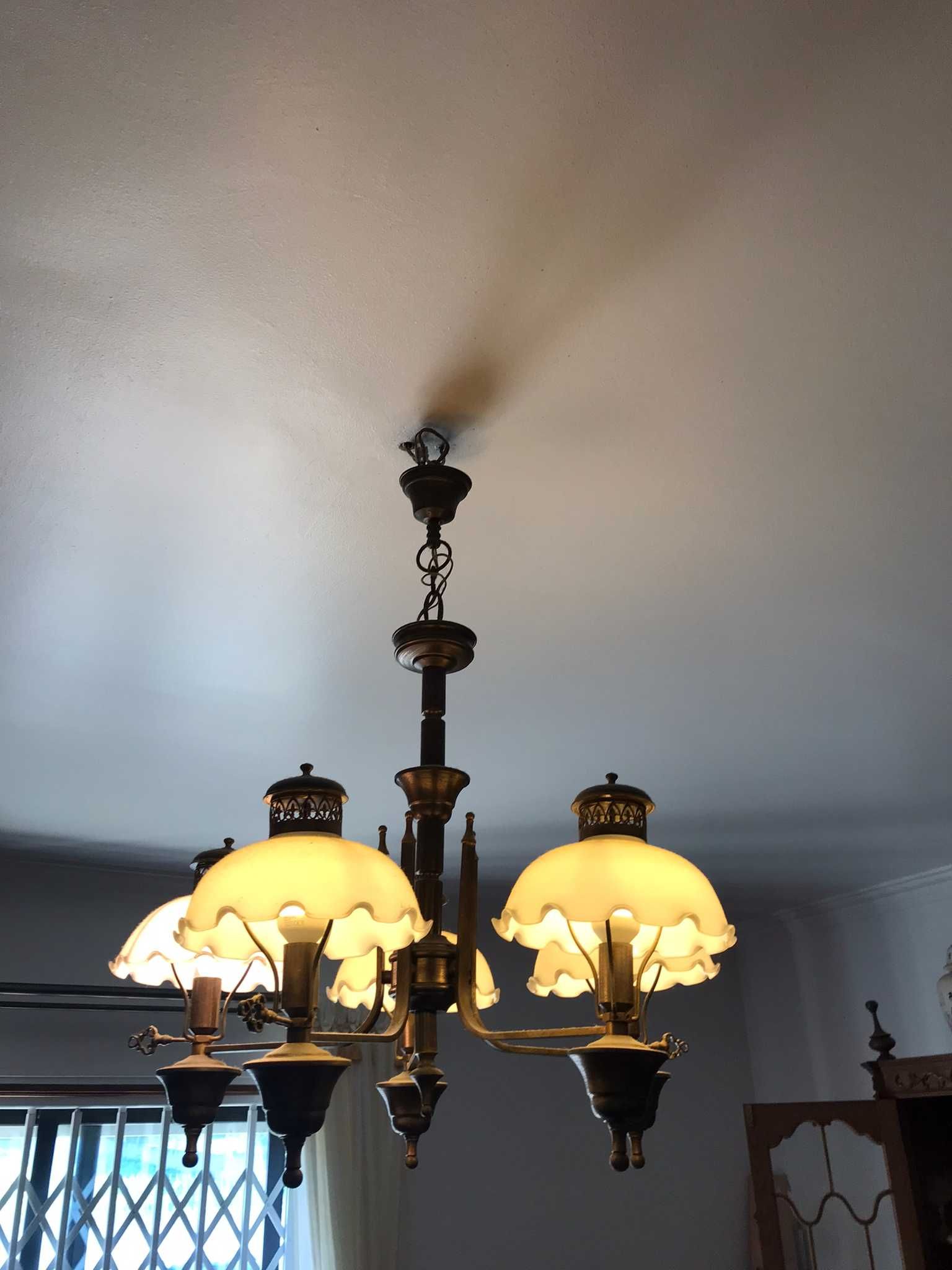Candeeiro de tecto estilo vintage com 5 lâmpadas - 159€