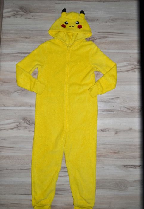 67^ pokemon pikachu strój przebranie piżama 9/10 Lat_ 134/140