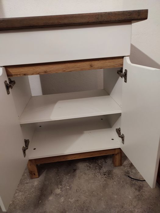 Szafka biała, stojąca, używana