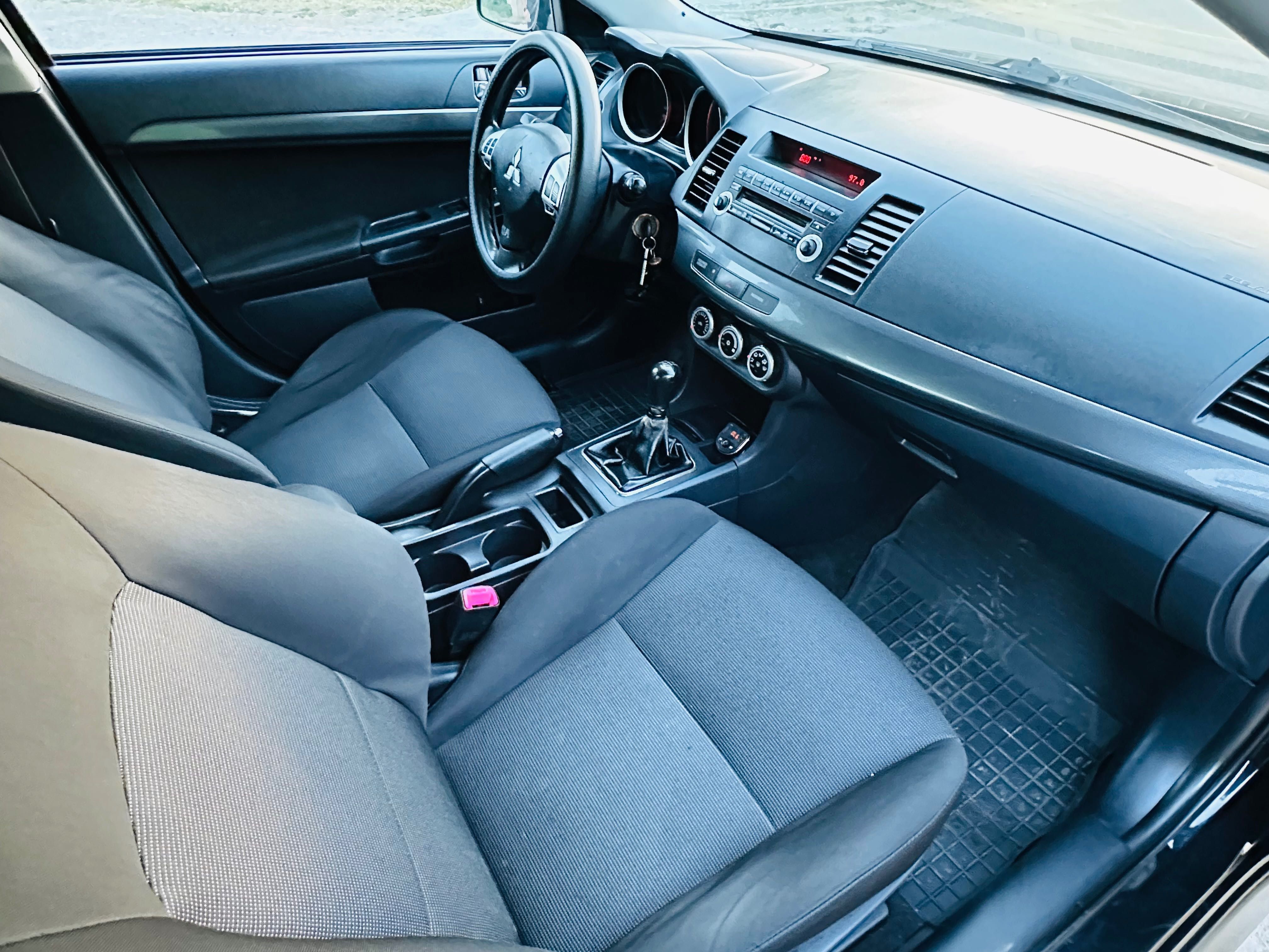 MITSUBISHI / Lancer 2.0