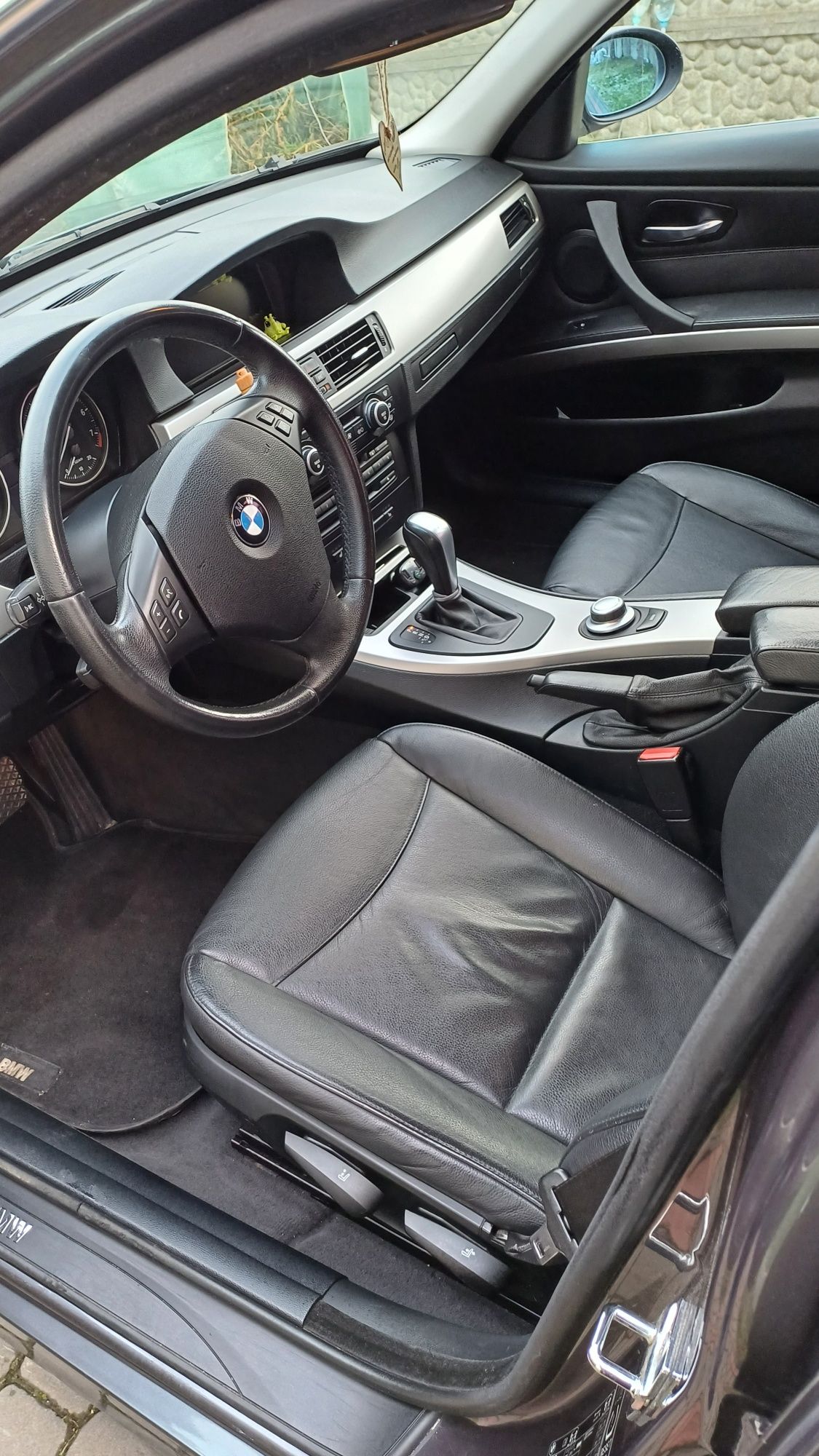 Sprzedam bmw e90 2.5i