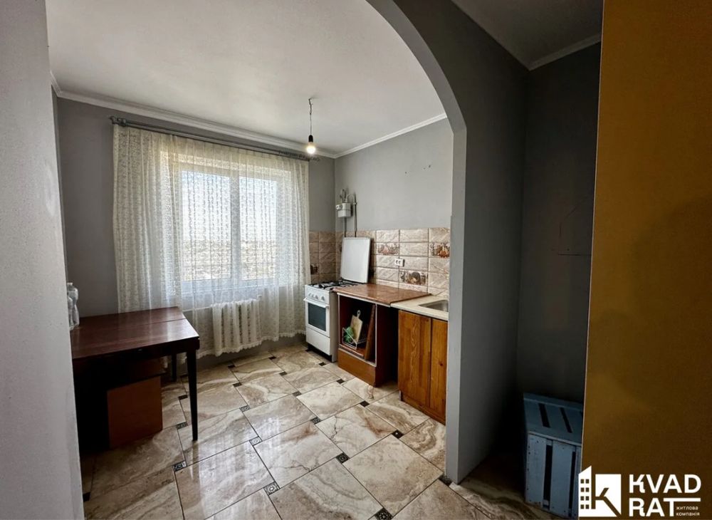 Трикімнатна з ремонтом біля Арсену