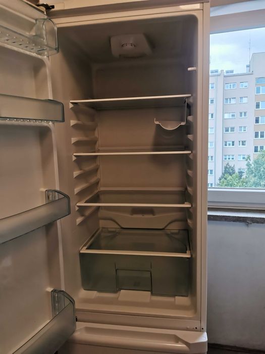 Sprzedam lodówkę marki Beko