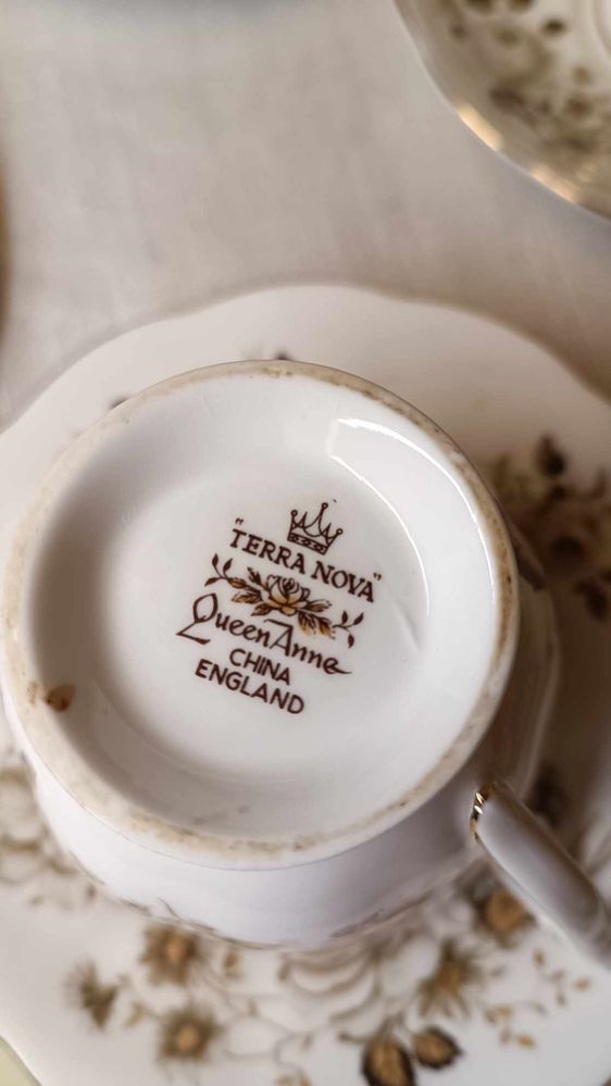 Elegancki serwis na 6 osób angielska cienka porcelana