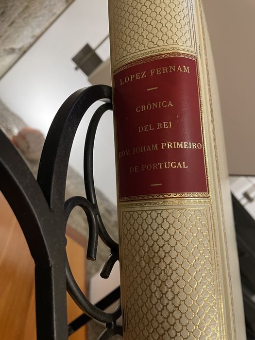 Livro antigo: Crónica de D. João I de Fernão Lopes