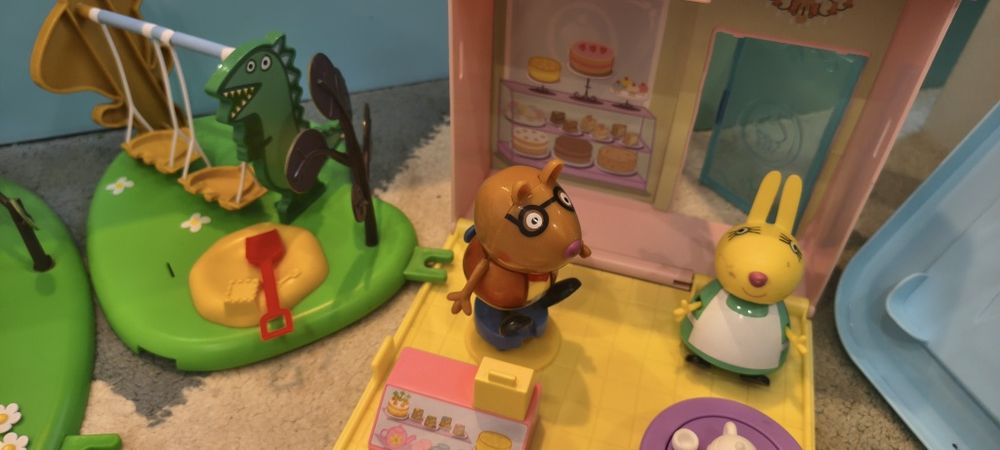Świnka Peppa, Pig, plac zabaw, domek, kawiarnia, samochód, figurki