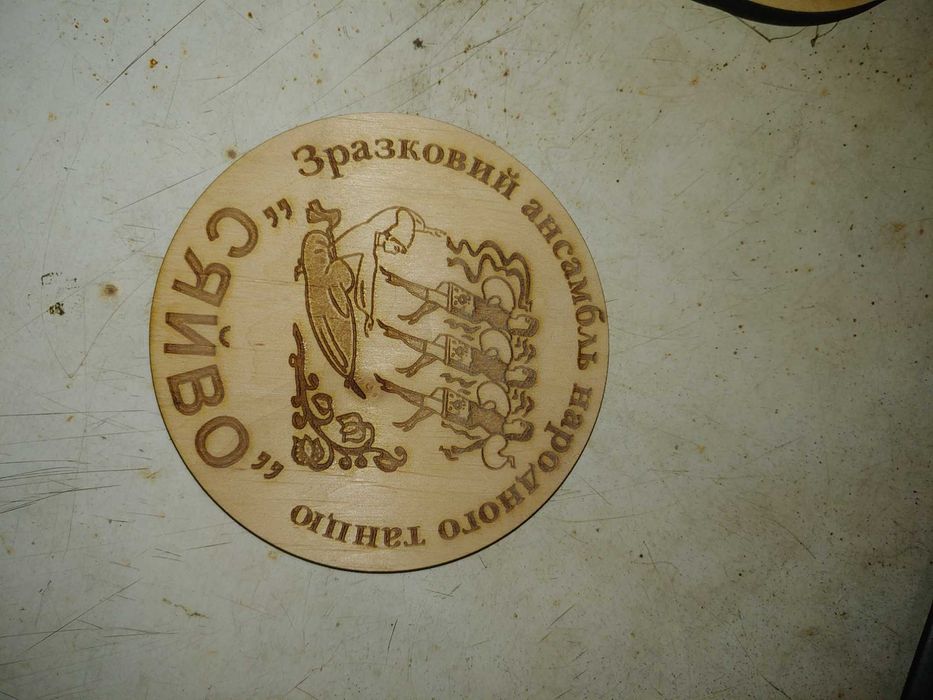 Іграшки на ялинку з акріла(органічне скло),фанери