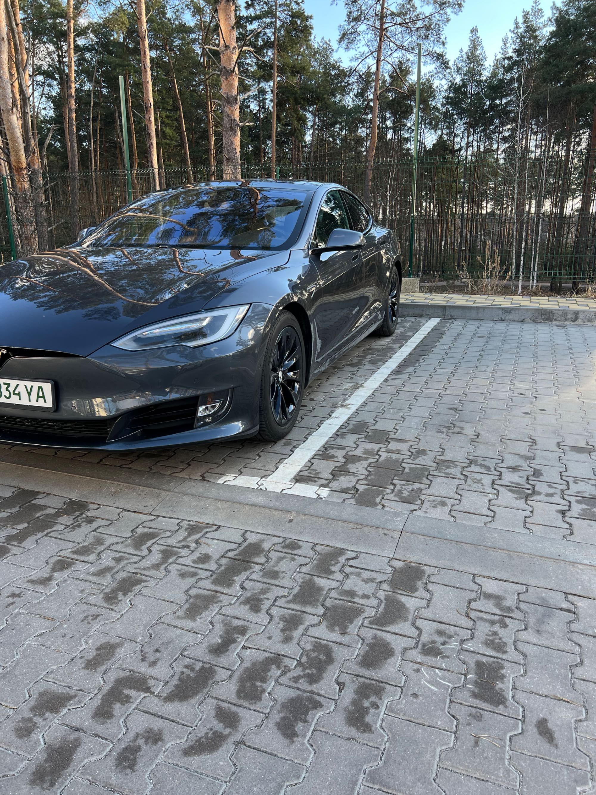 Авто Тesla Модел S