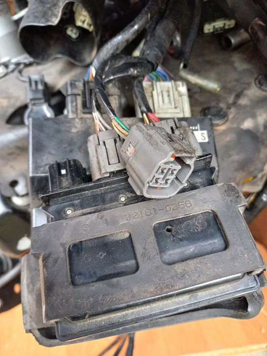 Kawasaki z1000sx 11-16 rama kolektory stacyjka przełącznik zegar moduł