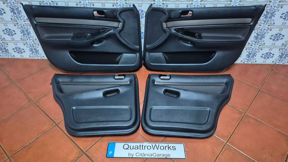AUDI A4 B5(8D)-Quartelas Portas PRETAS ESTOFADAS NOVO-MUITO BOM ESTADO