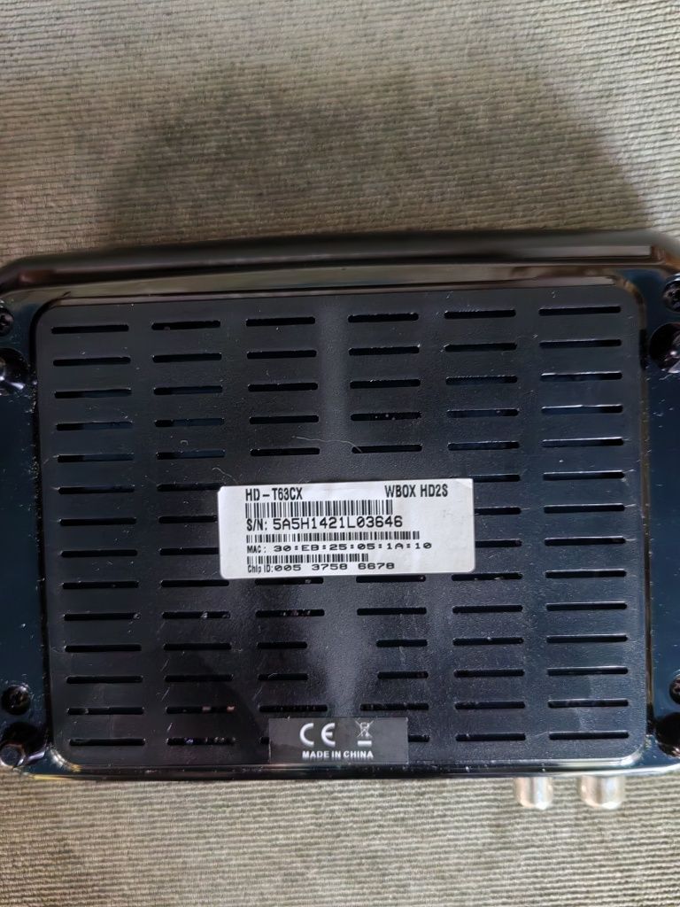 Цифрова приставка Wbox HD2s.