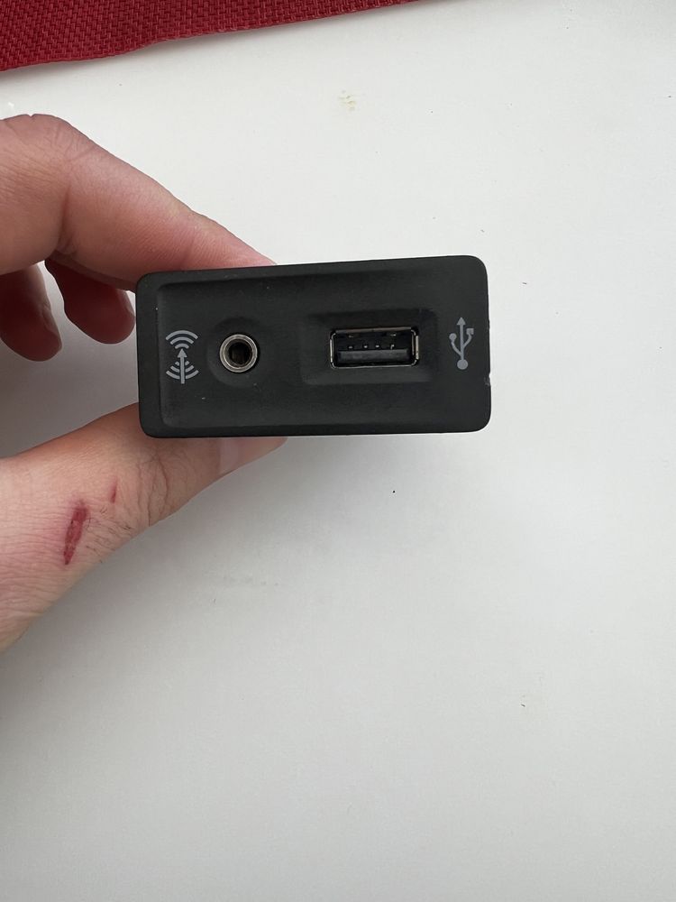 Роз’єм USB VW SKODA SEAT 5G0035222F