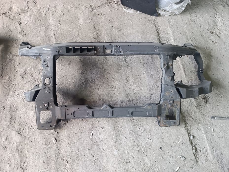 Панель передняя телевизор Hyundai H1 от 2008+г