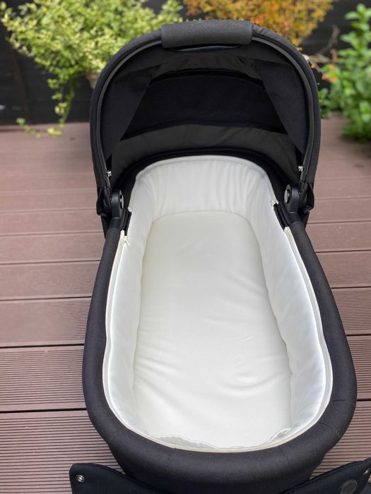 Gondola Cybex Cot S Deep Black do Balios S Lux