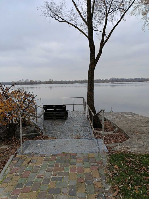 Продам дачу возле Днепра