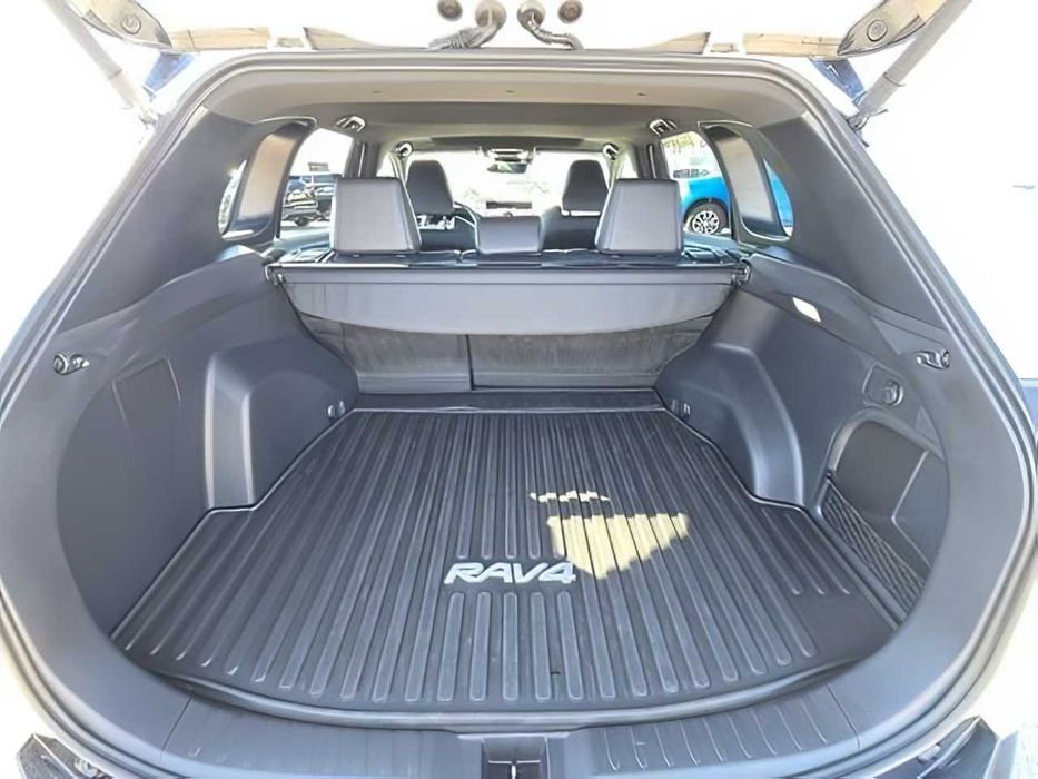 Toyota RAV4      2024