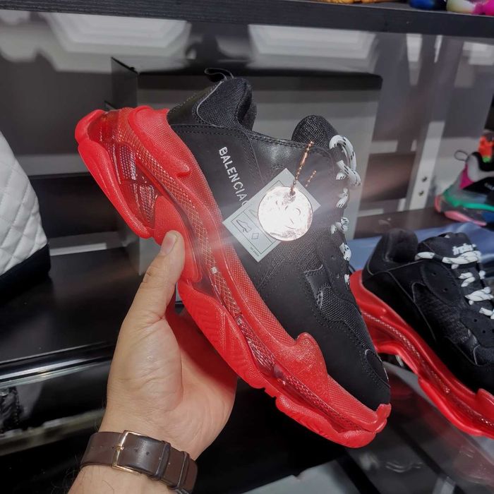 Balenciaga Buty z czerwoną podeszwą