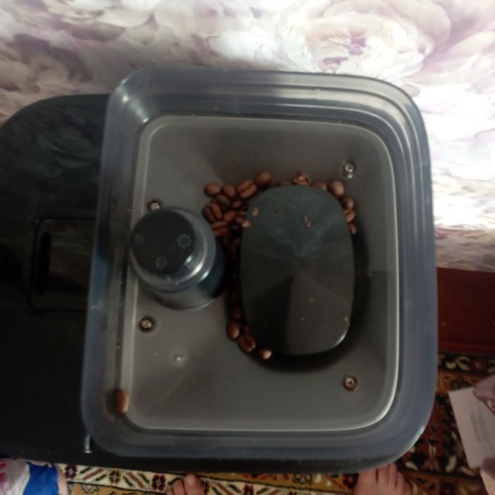 Крапельна кавоварка з кавомолкою Philips HD7767/00