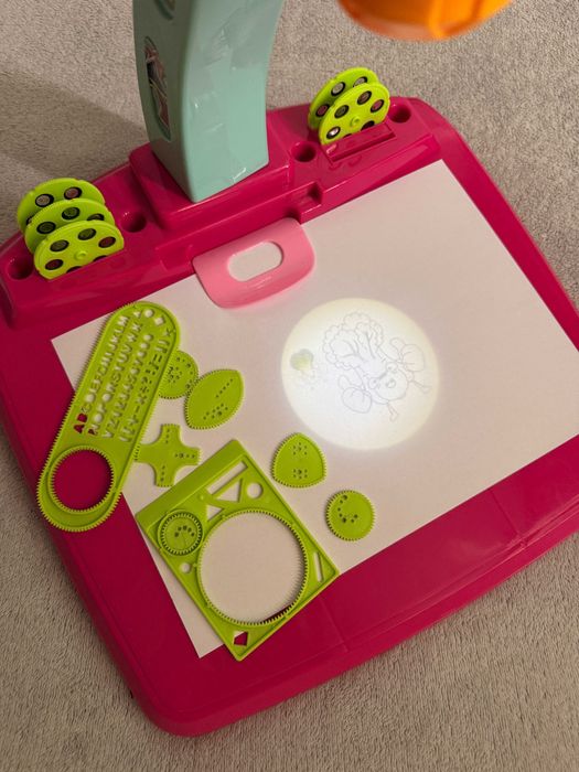 Детский проектор для рисования розовый