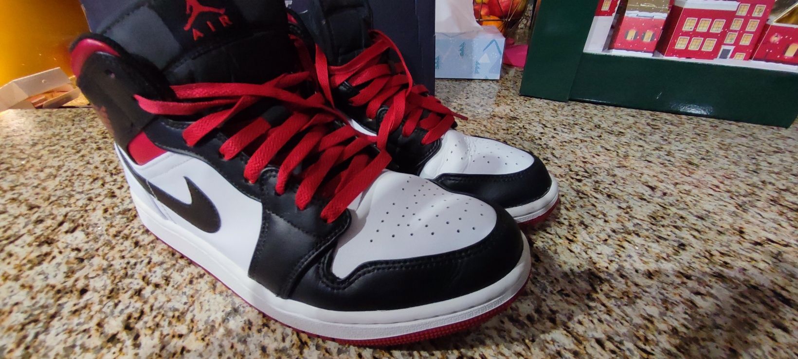 Jordan Air 1 Mid