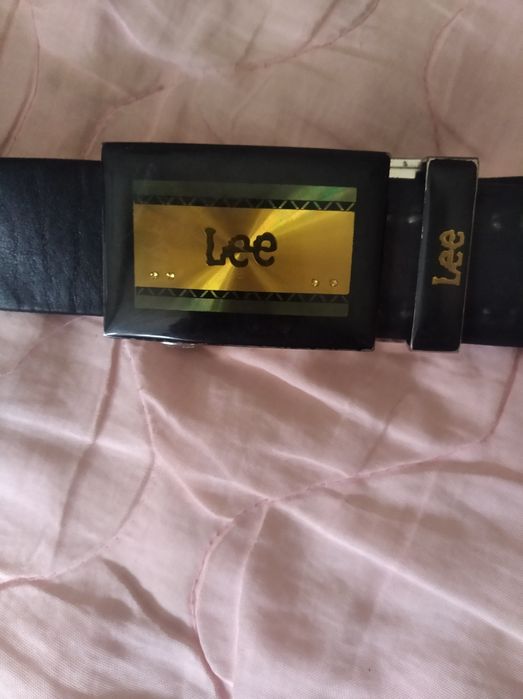 продам кожний ремень Lee