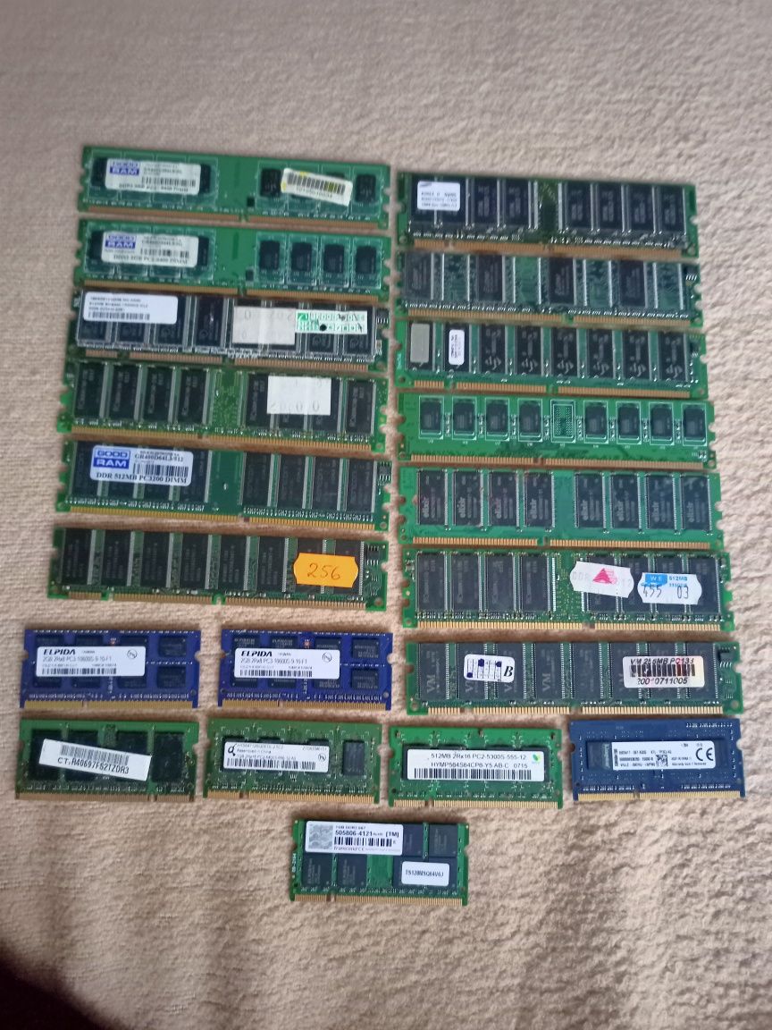Złom komputerowy ? pamięci RAM retro WARTO