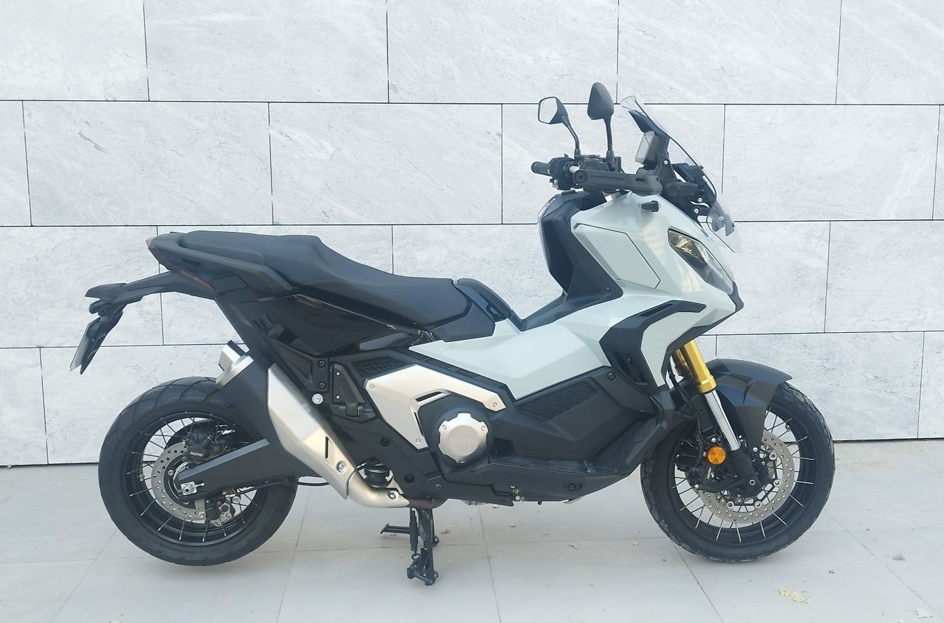 Honda X-ADV 750 || NOVA