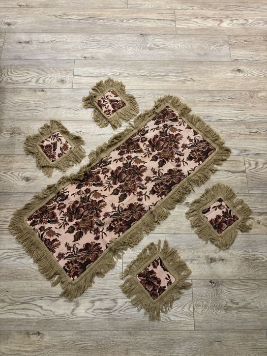 Brązowy wyszywany elegancki vintage bieżnik na stół na ławę w kwiaty