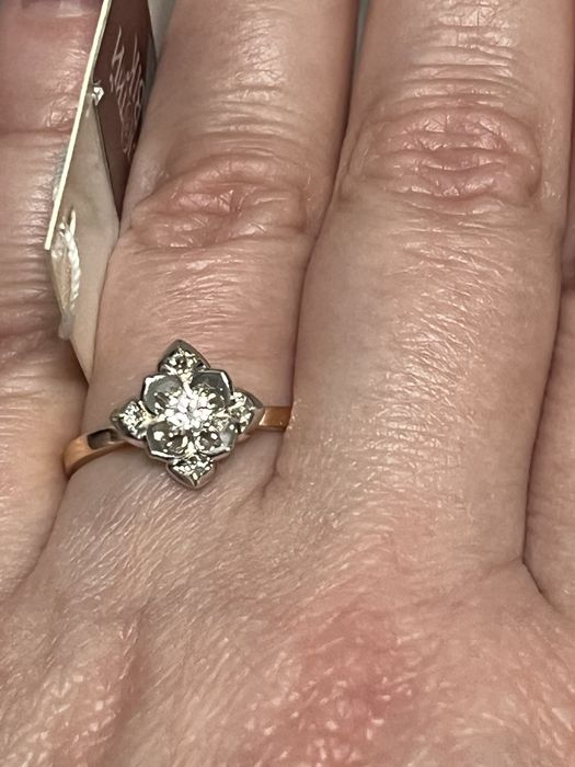 Новое золотое кольцо с натуральными бриллиантами, р. 18