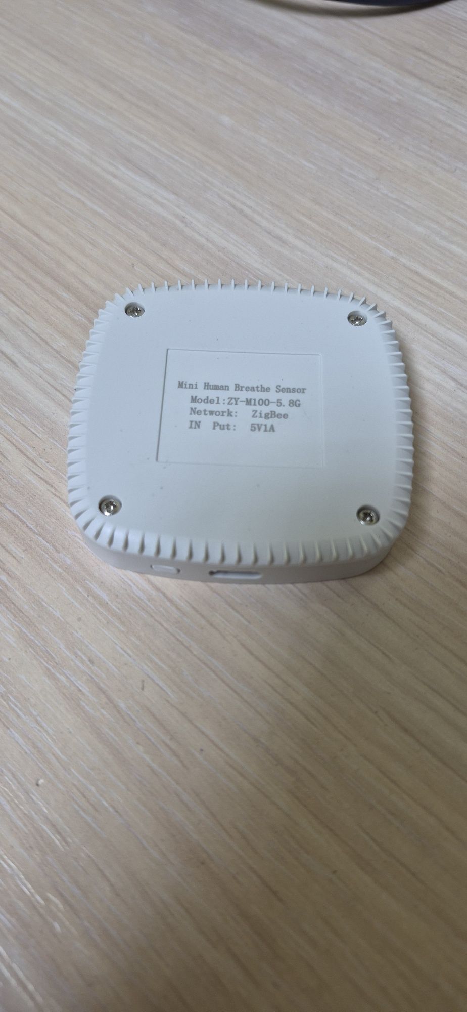 Датчик присутствия  микроволновой Zigbee 5ГГц Tuya Smart