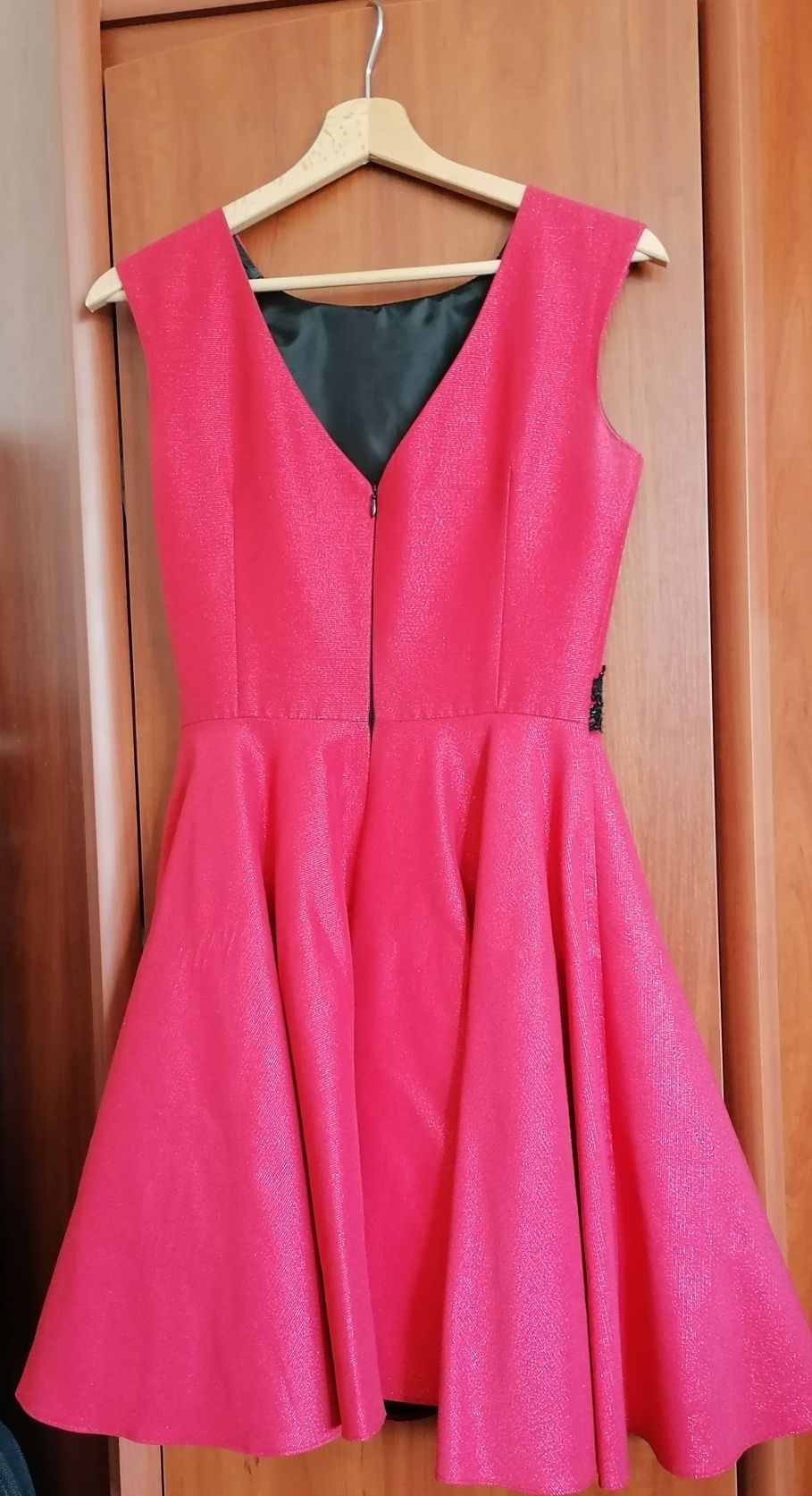 Czerwona sukienka Modello